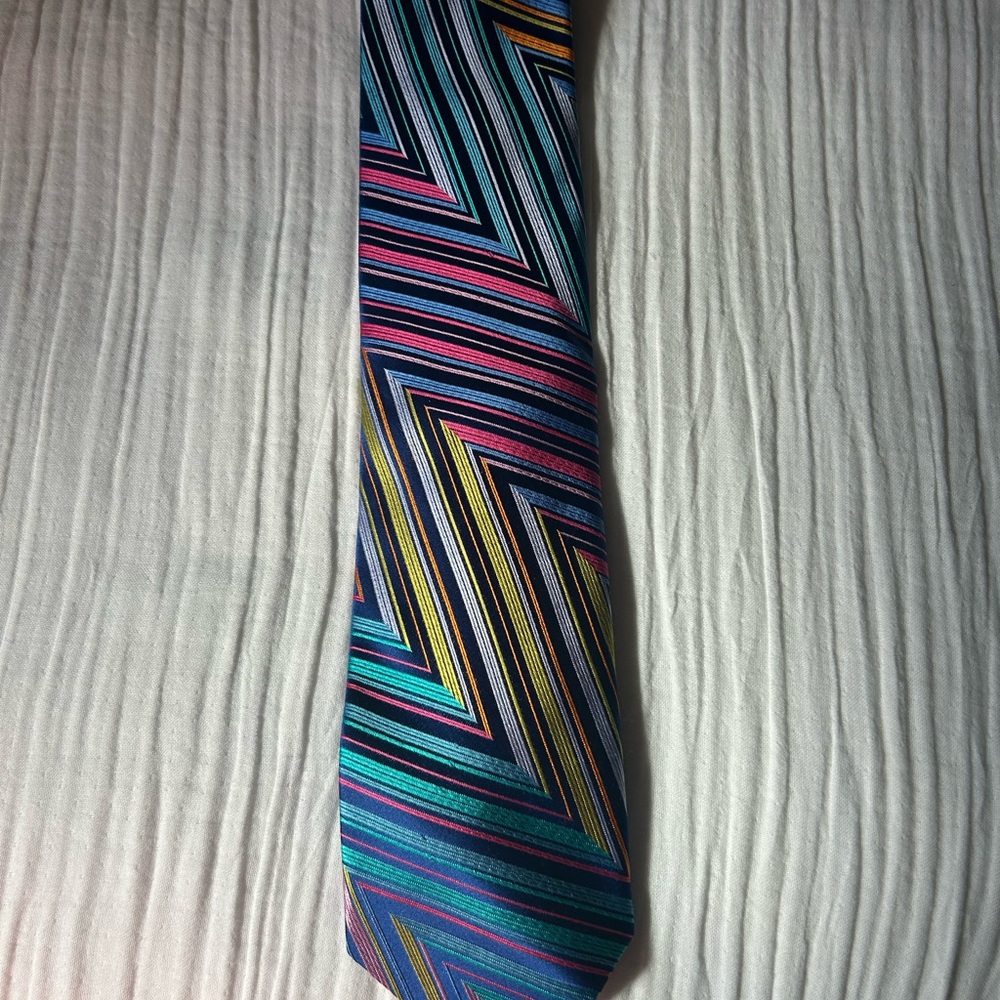 Robert Talbots Men's Multicolor Chevron Stripe Tie - Vibrant Blue & Pink Accent
